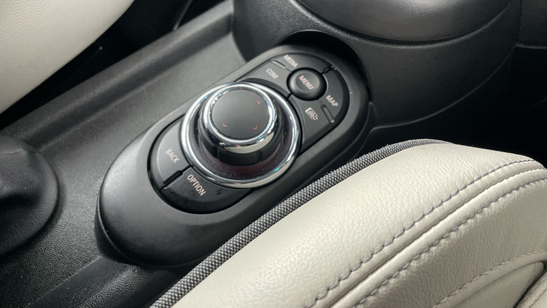 MINI Hatchback 2.0 Cooper S Exclusive 3dr Auto [Comfort Pack] Petrol Hatchback